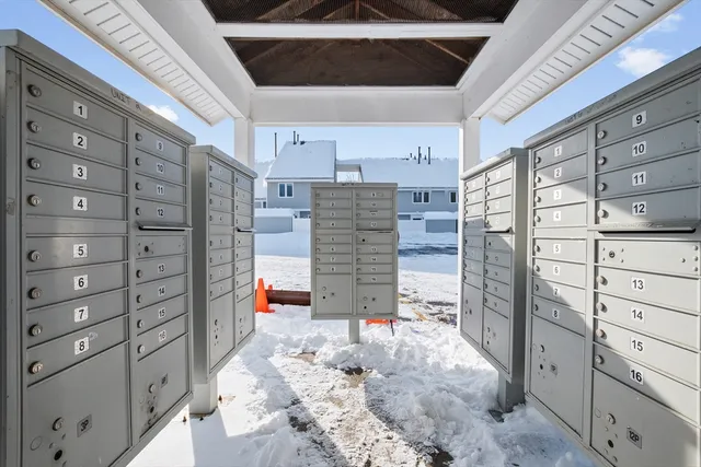 $275,000 | 25 Meadow Pond Drive, Unit J, Leominster, MA 01453