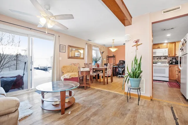 $275,000 | 25 Meadow Pond Drive, Unit J, Leominster, MA 01453