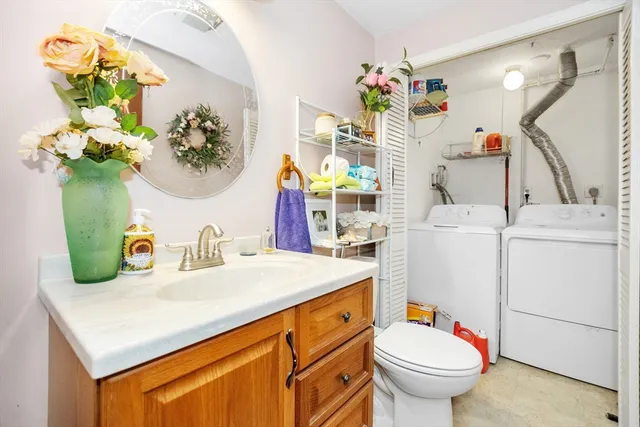 $275,000 | 25 Meadow Pond Drive, Unit J, Leominster, MA 01453