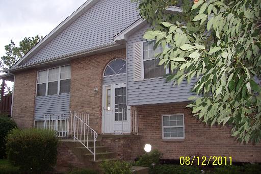 659 Katherine Lane Addison, IL 60101 - Photo 1 of 16