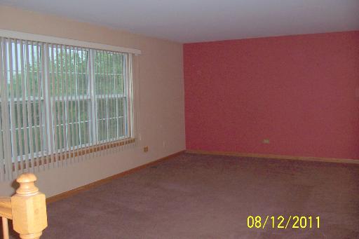 659 Katherine Lane Addison, IL 60101 - Photo 3 of 16