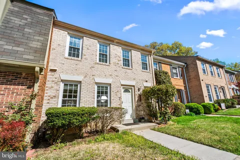 $575,000 | 8024 Bethelen Woods Lane, Springfield, VA 22153