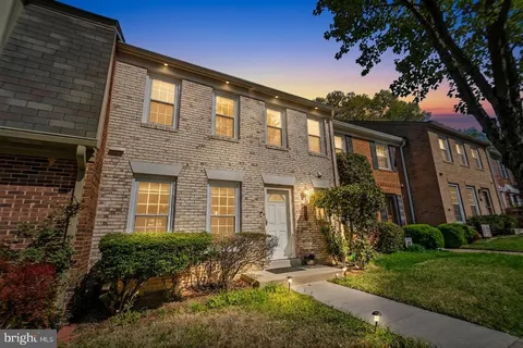 $575,000 | 8024 Bethelen Woods Lane, Springfield, VA 22153