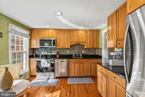 $575,000 | 8024 Bethelen Woods Lane, Springfield, VA 22153