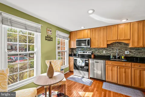 $575,000 | 8024 Bethelen Woods Lane, Springfield, VA 22153