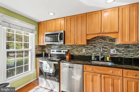 $575,000 | 8024 Bethelen Woods Lane, Springfield, VA 22153