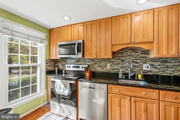 $575,000 | 8024 Bethelen Woods Lane, Springfield, VA 22153