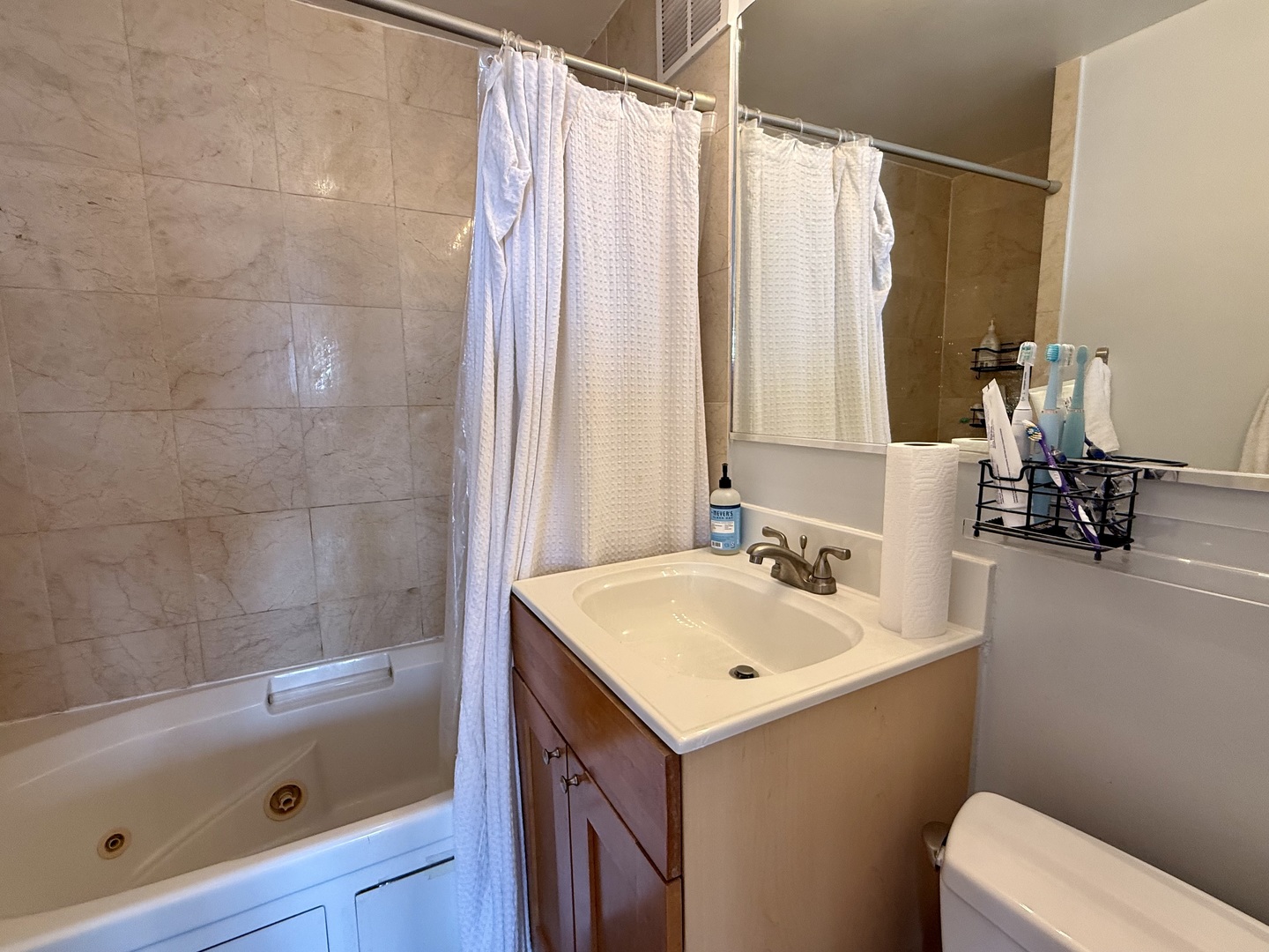 655 West Irving Park Road, Unit 3203 Chicago, IL 60613 - Photo 15 of 16
