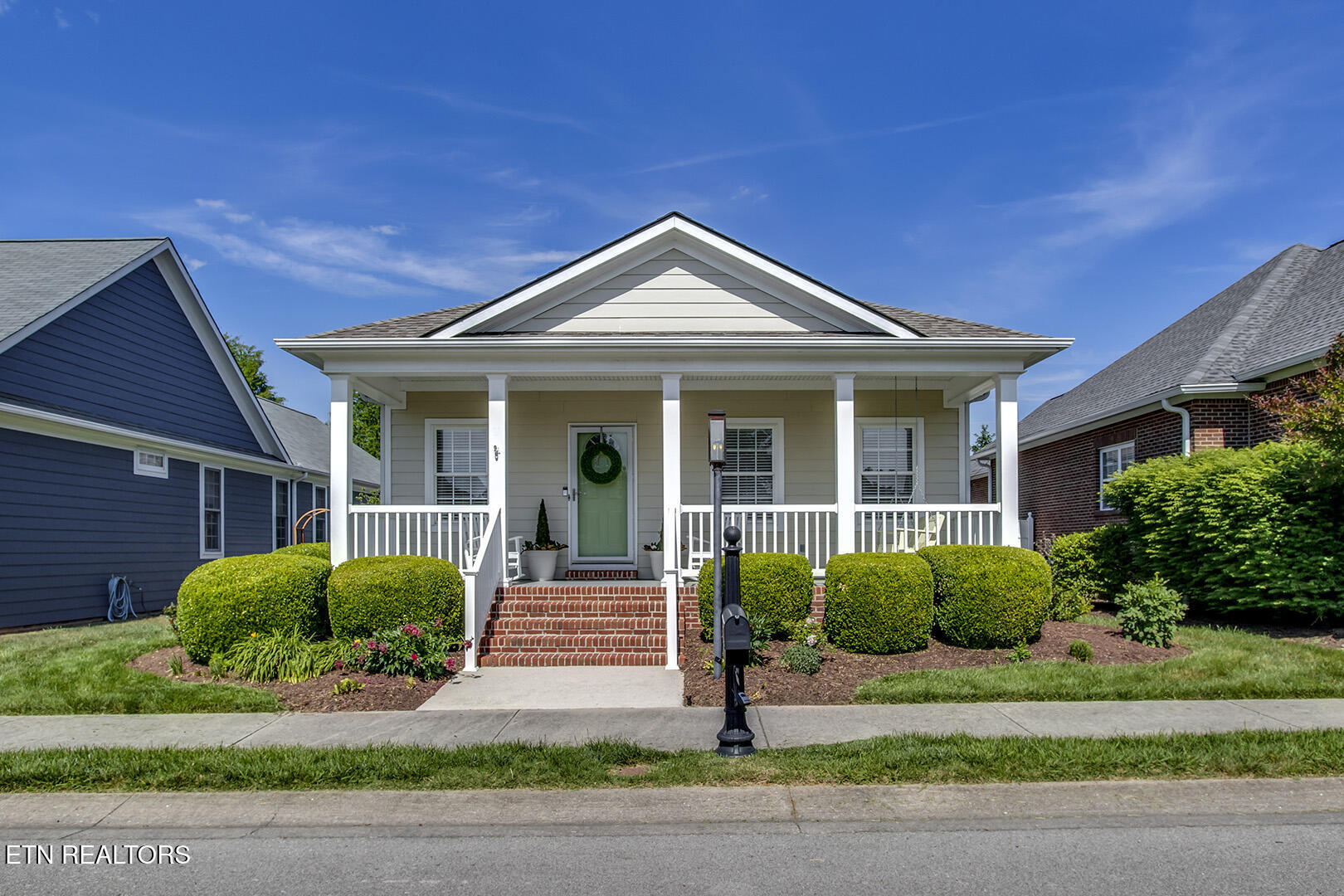 01_LibertyCourt_105_Front