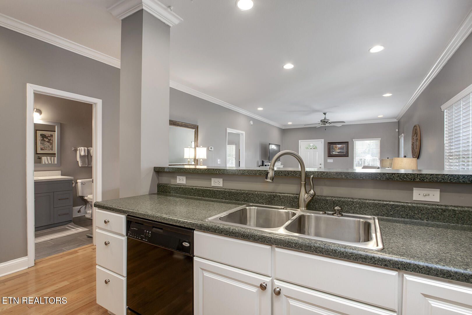 107 Liberty Court Oak Ridge, TN 37830 - Photo 19 of 32 19_LibertyCourt_105_Kitchen04