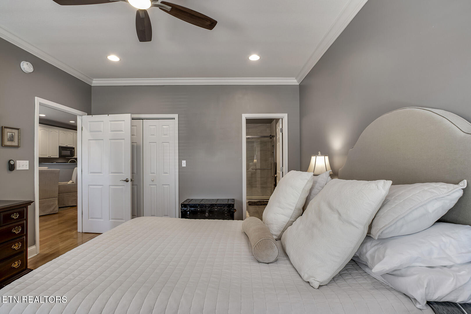 107 Liberty Court Oak Ridge, TN 37830 - Photo 23 of 32 23_LibertyCourt_105_MasterBedroom02