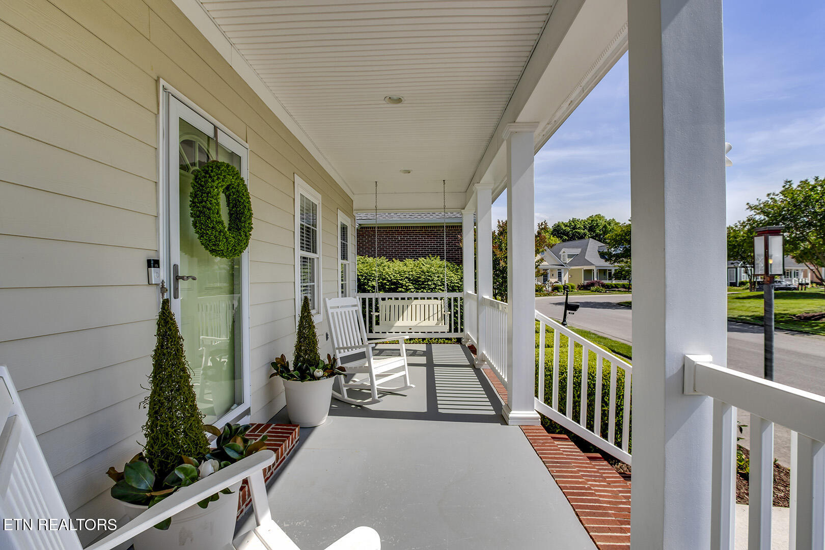 107 Liberty Court Oak Ridge, TN 37830 - Photo 4 of 32 04_LibertyCourt_105_FrontPorch01