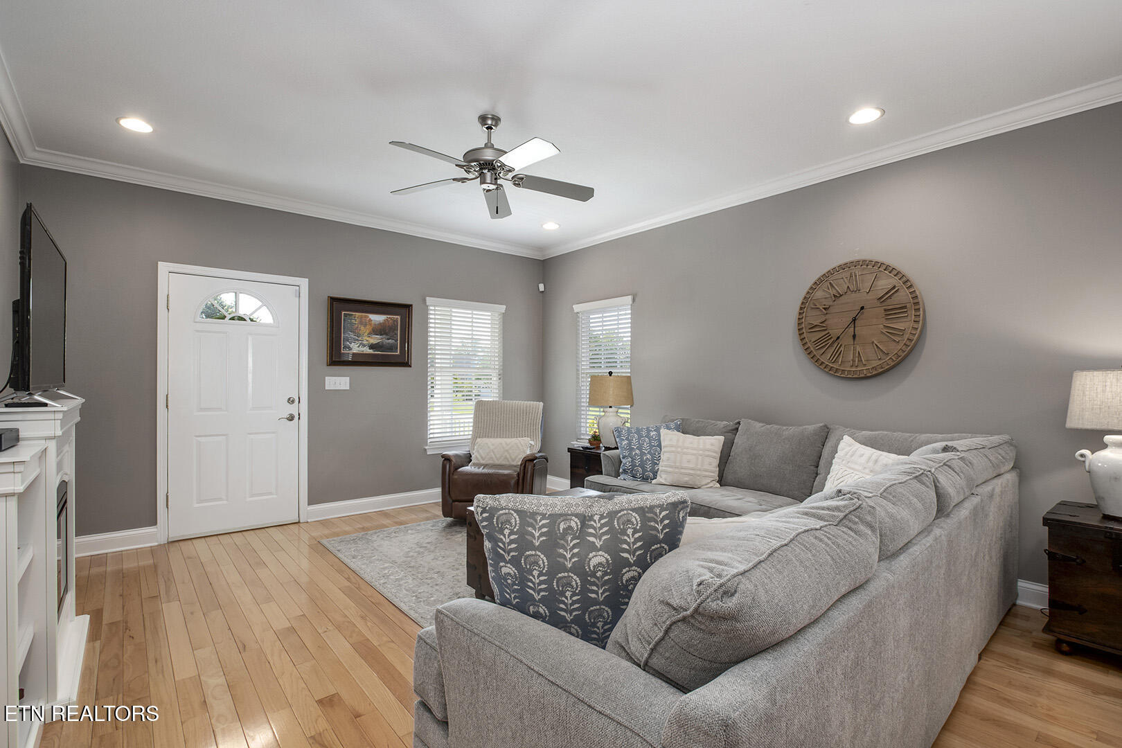 107 Liberty Court Oak Ridge, TN 37830 - Photo 7 of 32 07_LibertyCourt_105_Living02