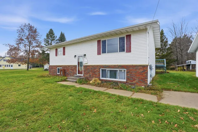 $210,000 | 816 East 9th Street South, Ladysmith, WI 54848