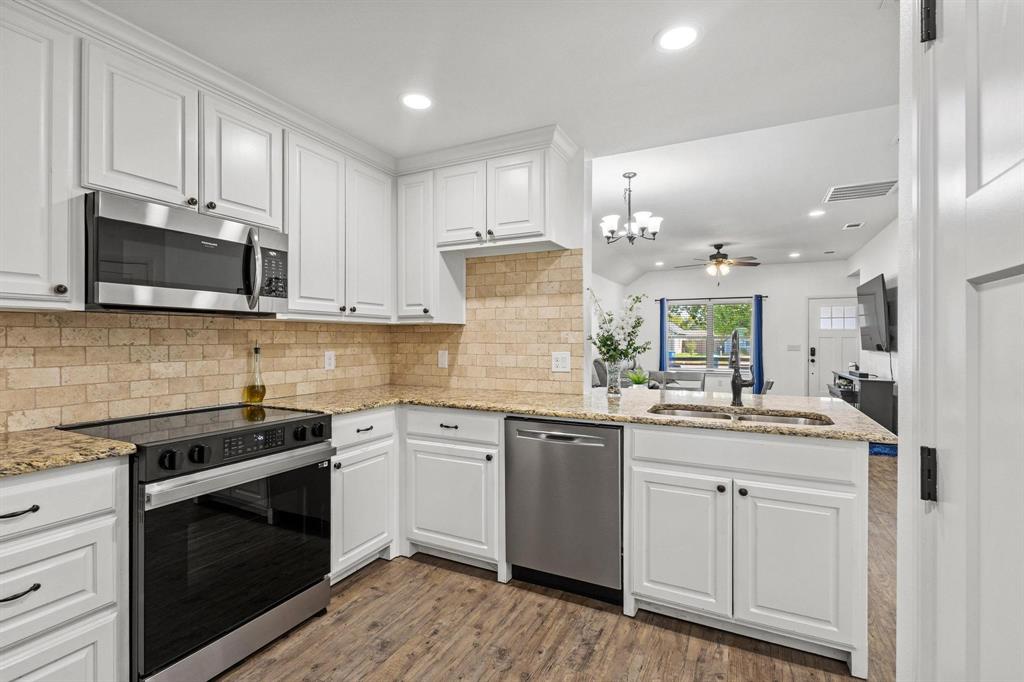 1031 West Gandy Street Denison, TX 75020 - Photo 15 of 33 Counterspace