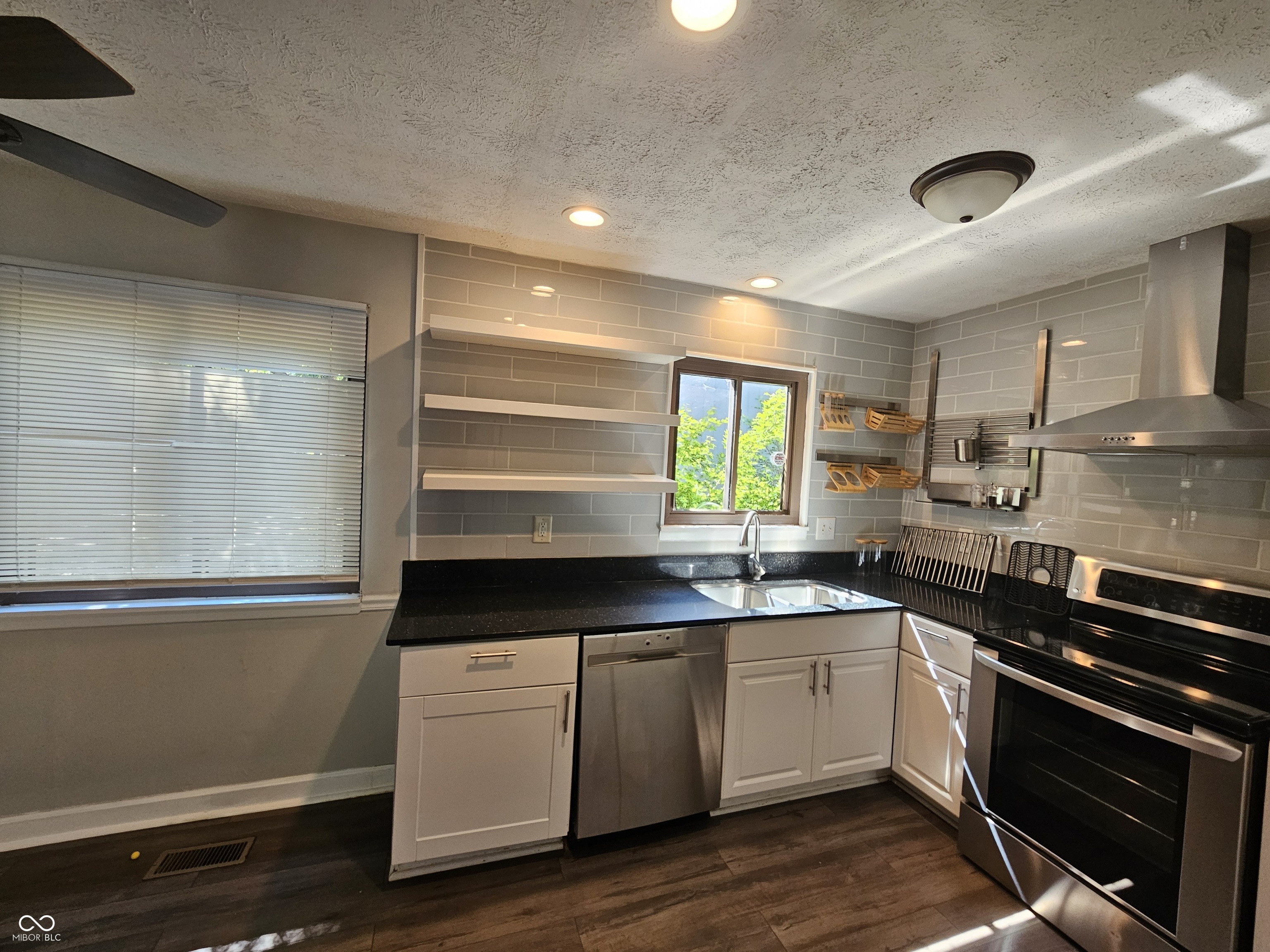 7919 Benjamin Drive Lawrence, IN 46226 - Photo 11 of 41