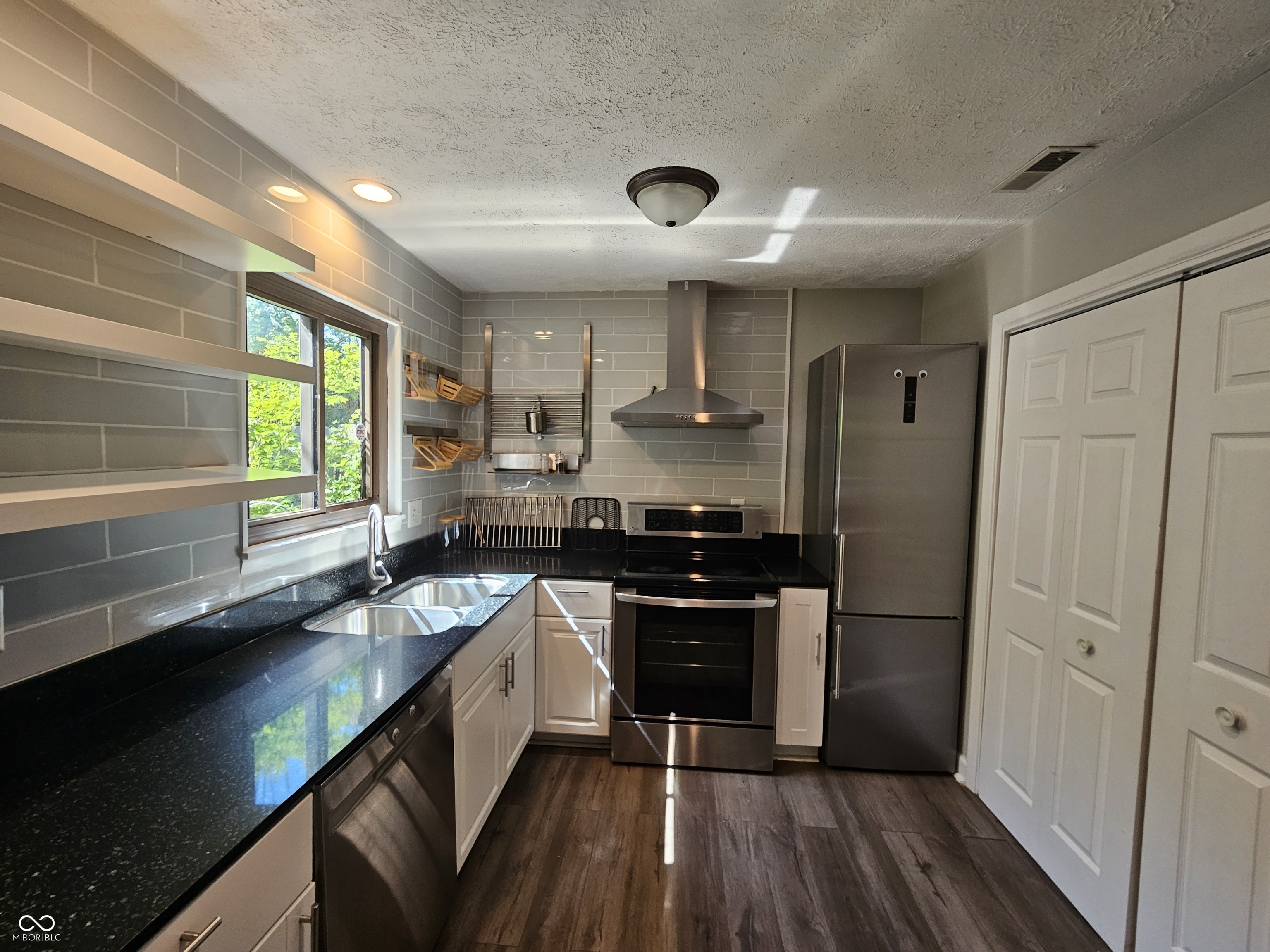 7919 Benjamin Drive Lawrence, IN 46226 - Photo 12 of 41