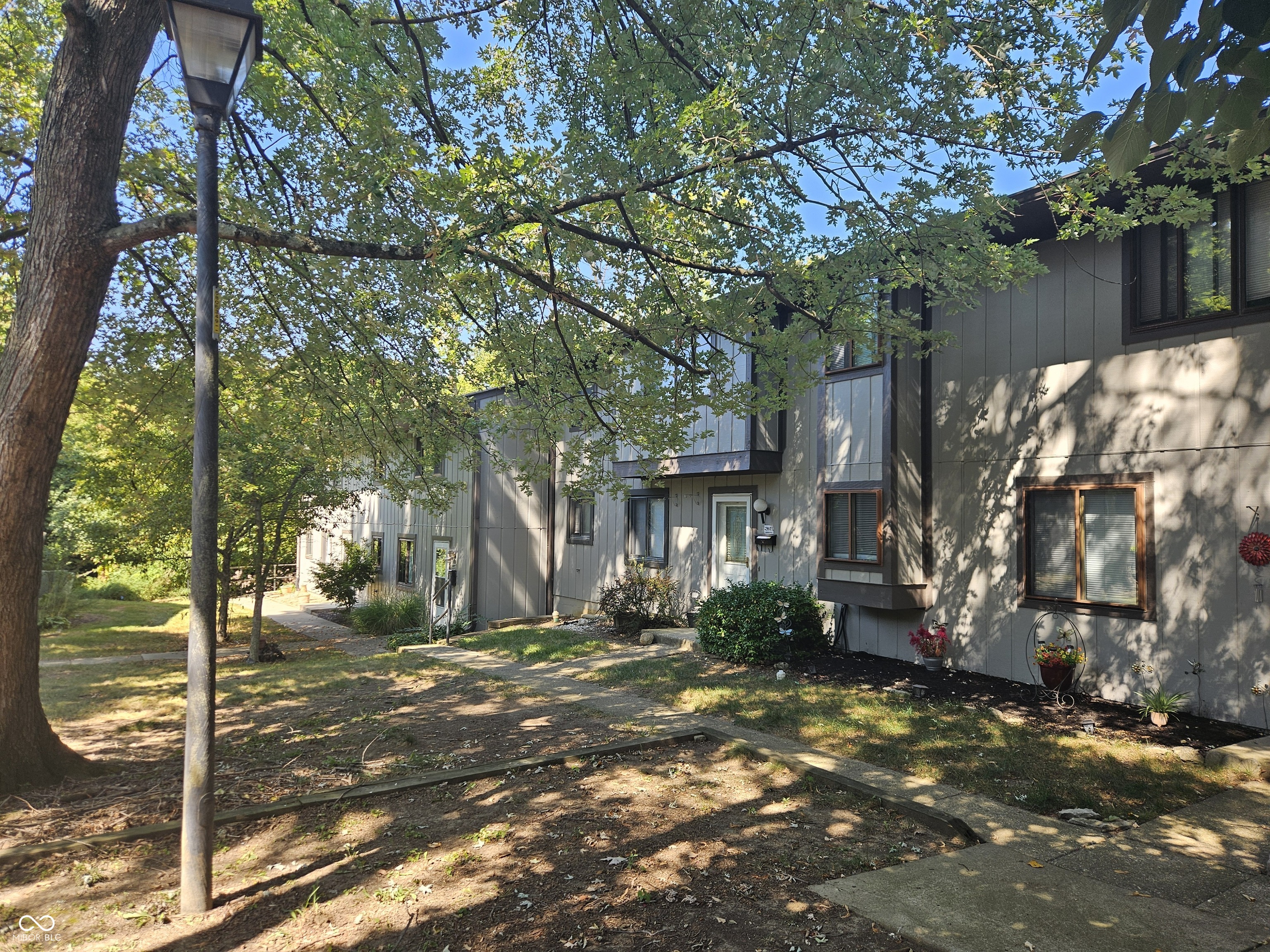 7919 Benjamin Drive Lawrence, IN 46226 - Photo 2 of 41