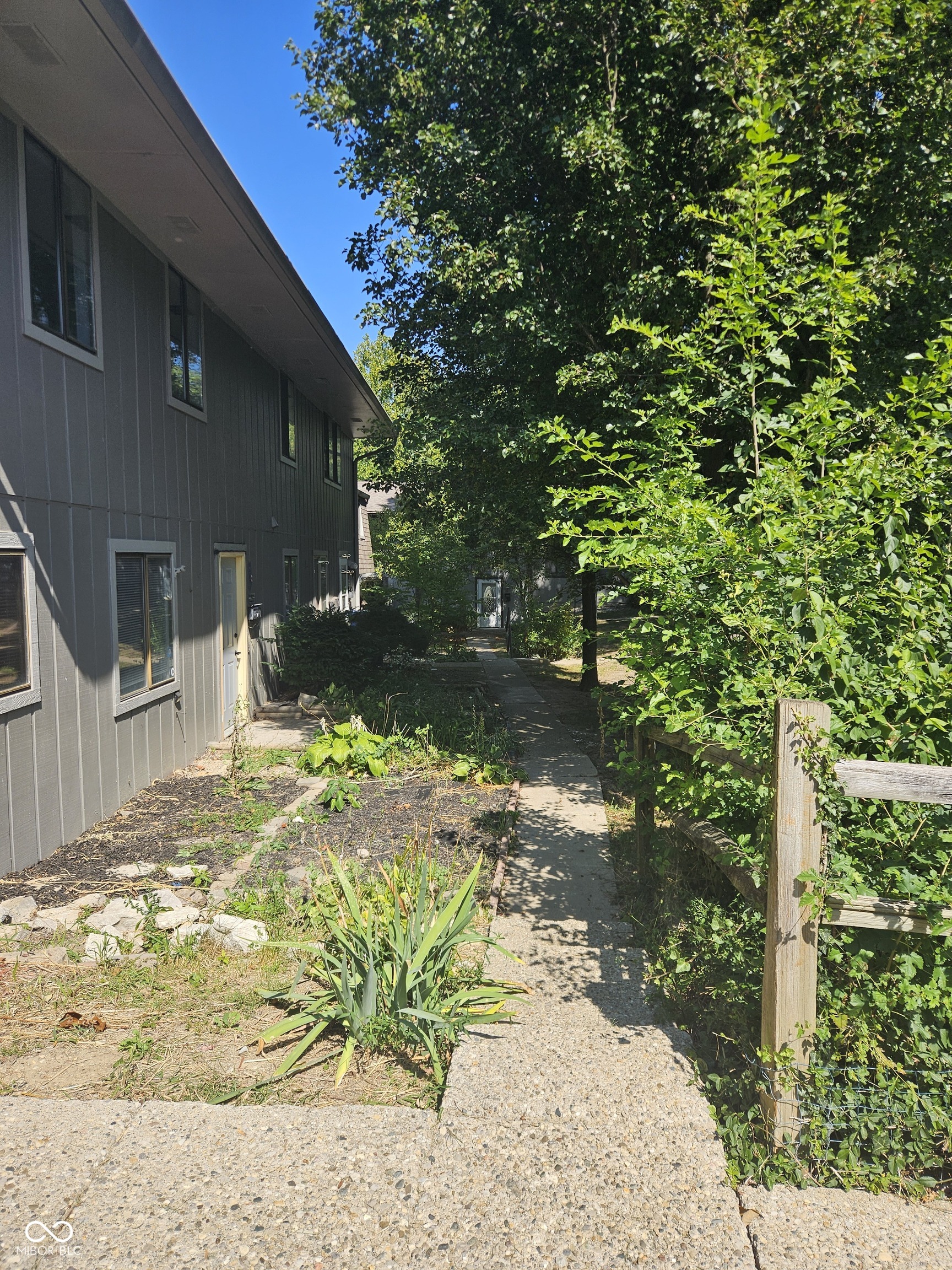 7919 Benjamin Drive Lawrence, IN 46226 - Photo 38 of 41