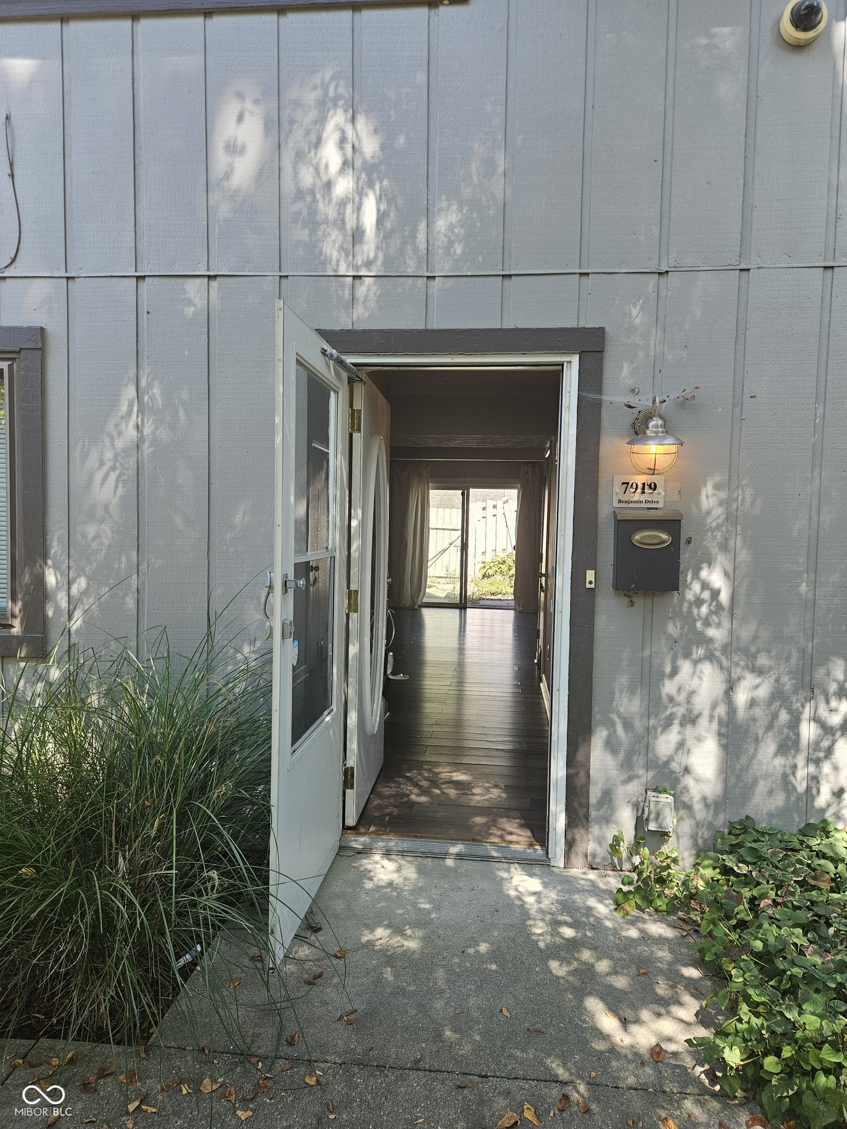 7919 Benjamin Drive Lawrence, IN 46226 - Photo 6 of 41