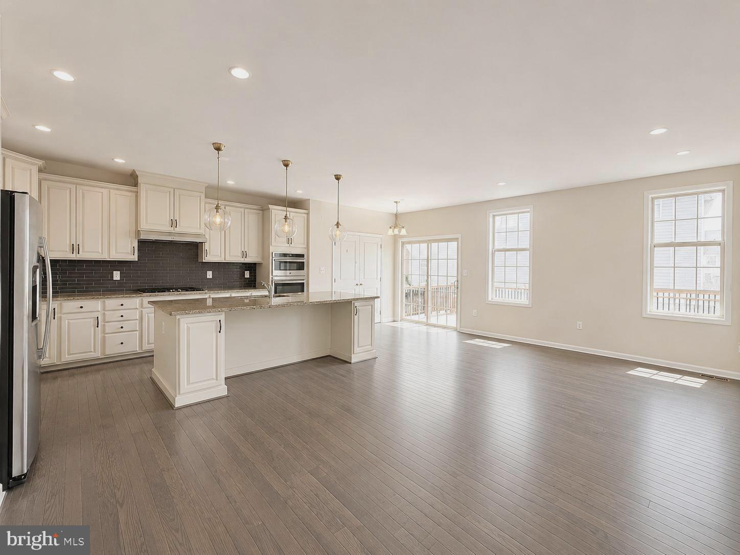 23480 Logans Ridge Terrace Ashburn, VA 20148 - Photo 12 of 55 Kitchen