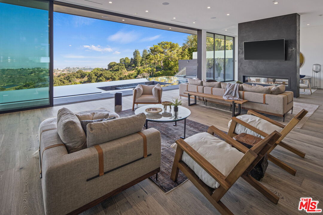 2304 Donella Circle Los Angeles, CA 90077 - Photo 14 of 35 a living room with furniture city view