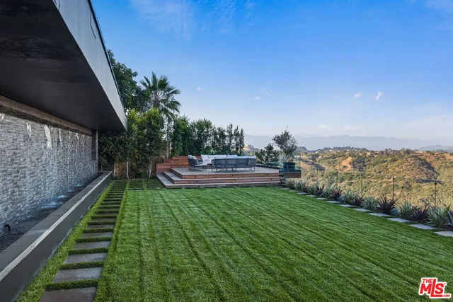 $18,500,000 | 2304 Donella Circle, Los Angeles, CA 90077