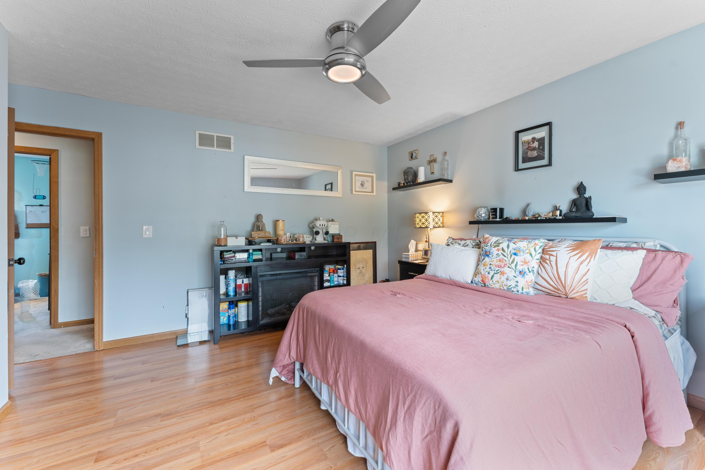 2790 Raphael Drive Columbus, OH 43232 - Photo 26 of 57 bedroom9