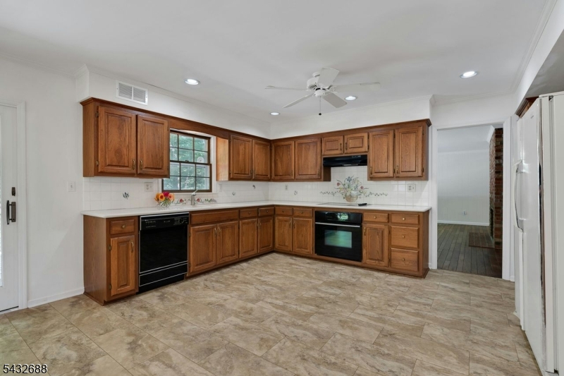 35 Manor Drive Bernards, NJ 07920 - Photo 12 of 46