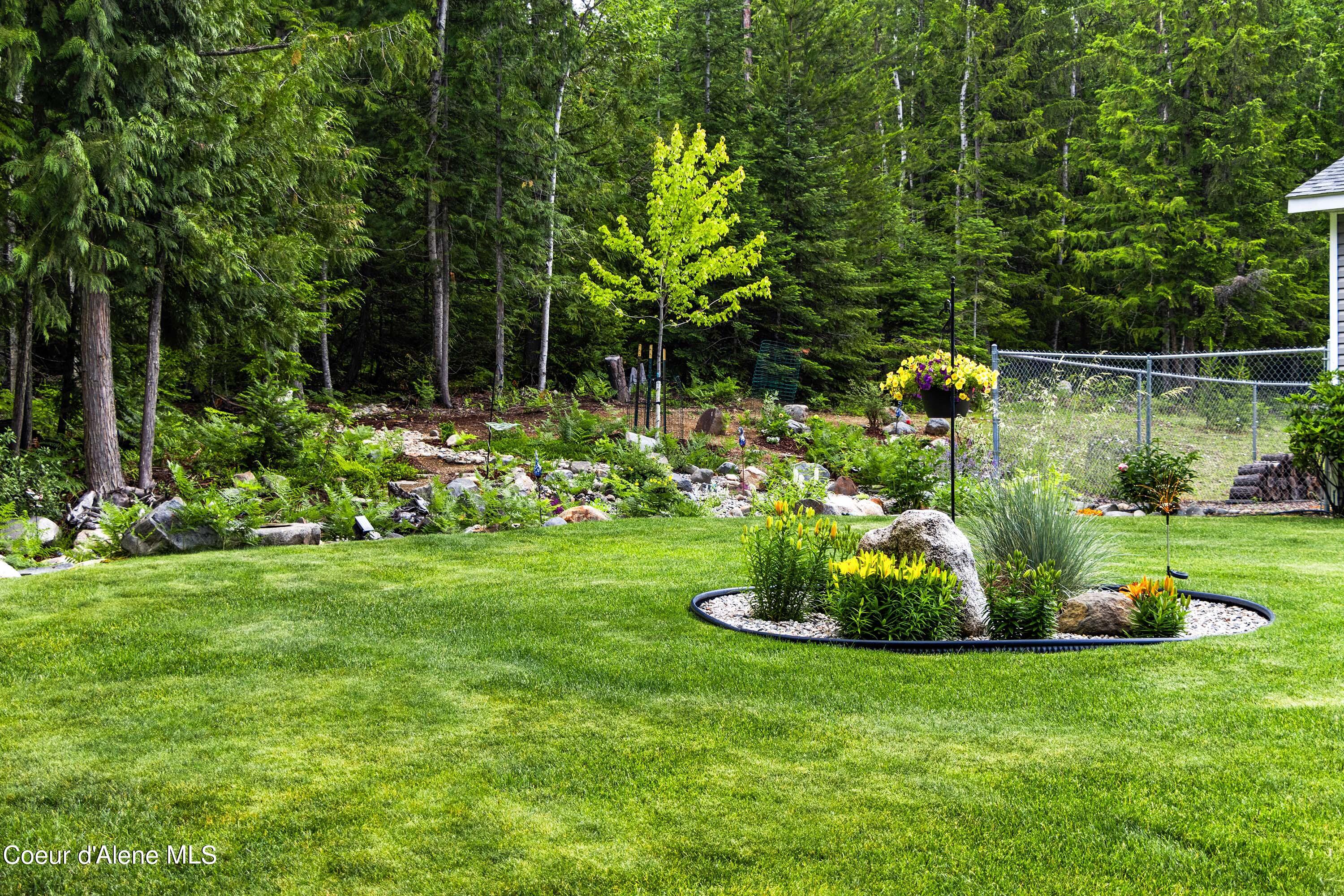 518 High Road Sandpoint, ID 83864 - Photo 3 of 57 Landscaping