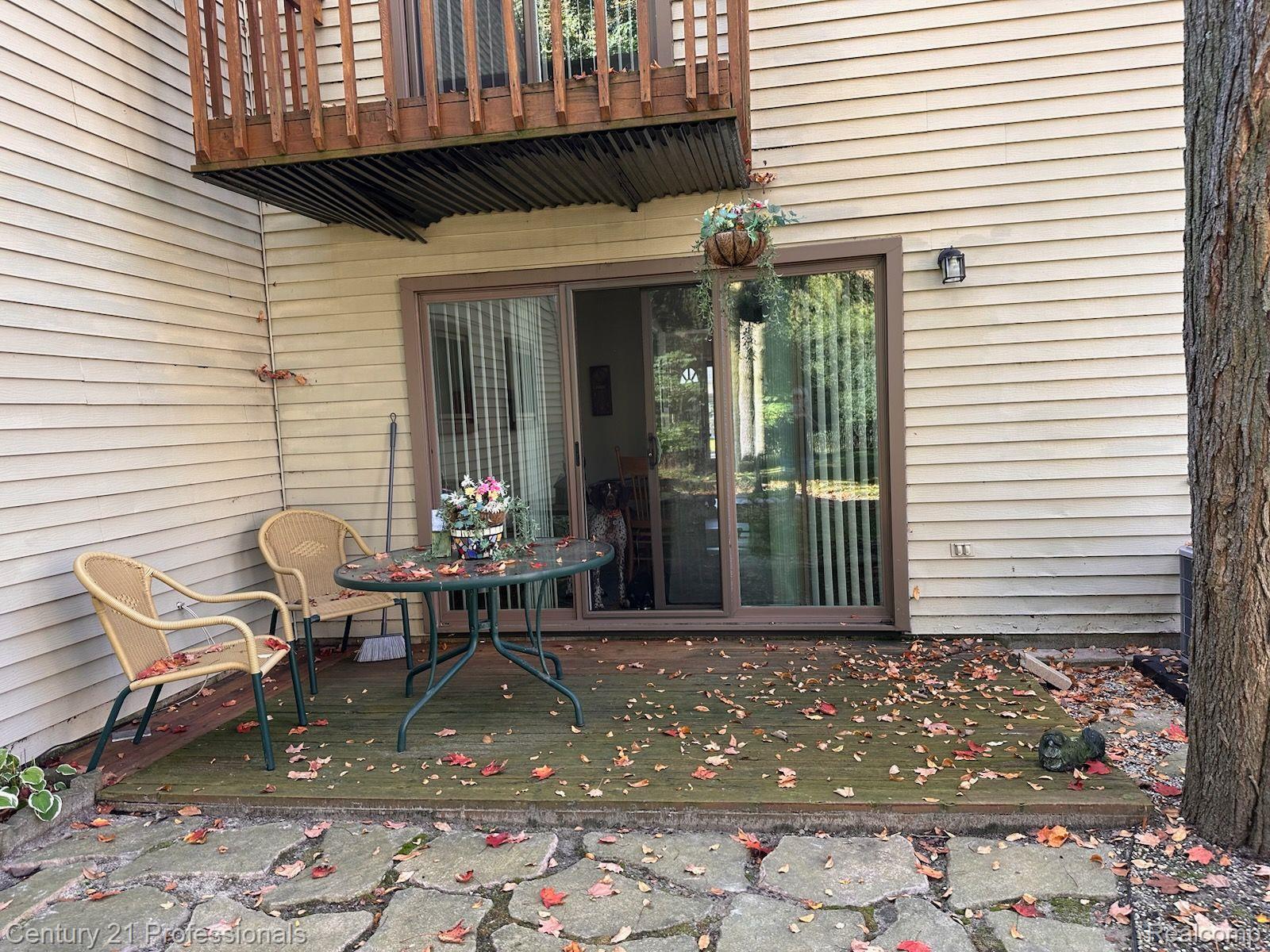 1650 River View Drive, Unit #38 Rochester, MI 48309 - Photo 28 of 33 Deck (scheduled to be replaced soon by HOA)