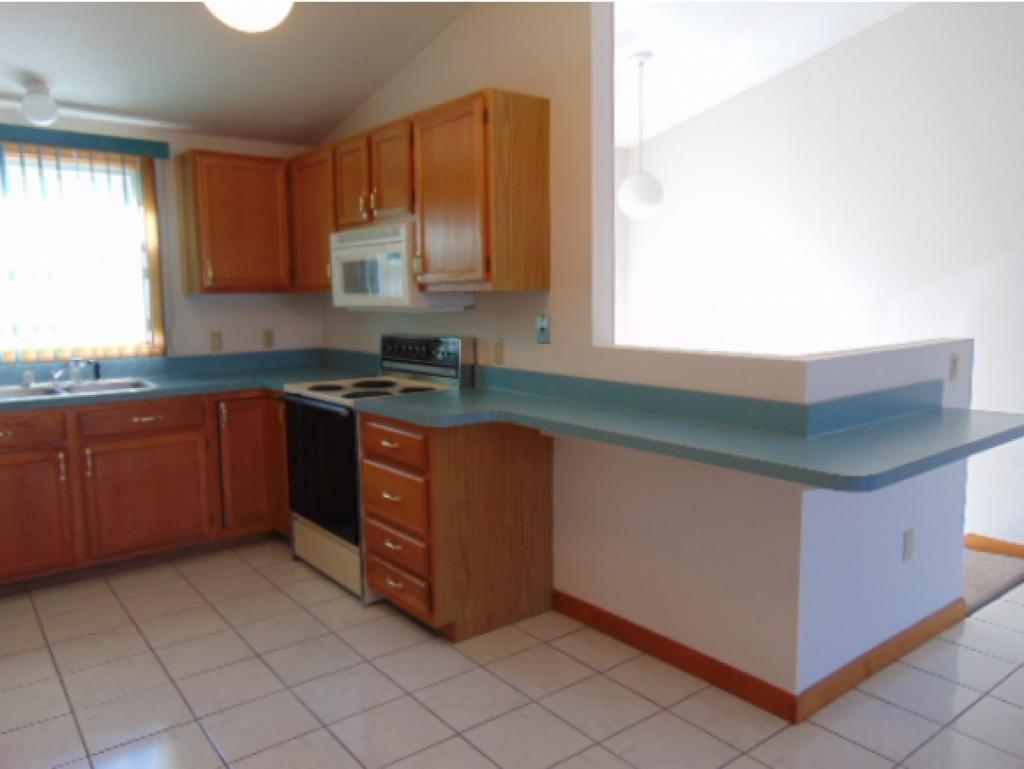 186-7 Dunbarton Road, Unit 7 Manchester, NH 03102 - Photo 4 of 18