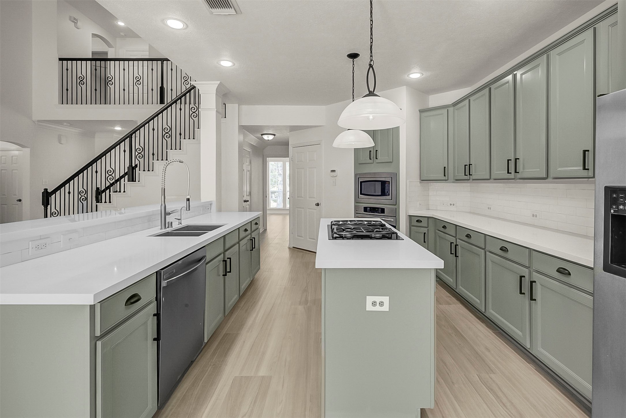 10 Chippewa Trail Spring, TX 77389 - Photo 8 of 46 Kitchen
