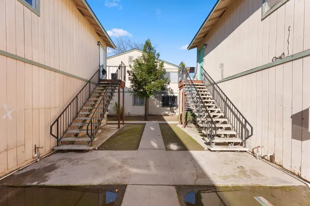 $2,388,000 | 609 Moore Street, Madera, CA 93638