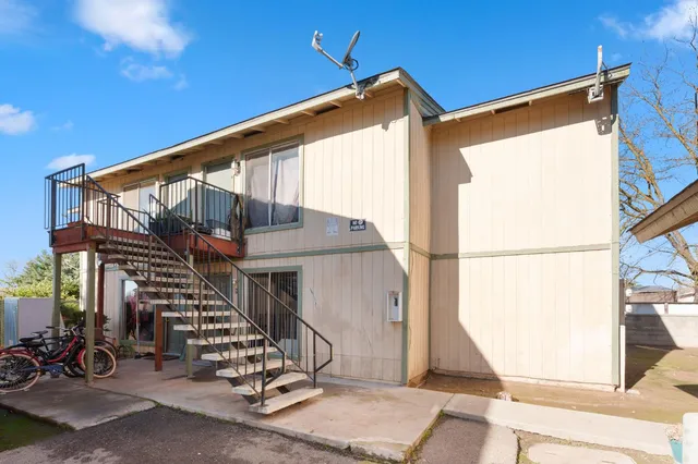 $2,388,000 | 609 Moore Street, Madera, CA 93638