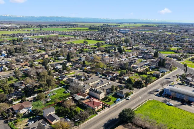 $2,388,000 | 609 Moore Street, Madera, CA 93638