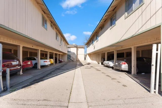 $2,388,000 | 609 Moore Street, Madera, CA 93638