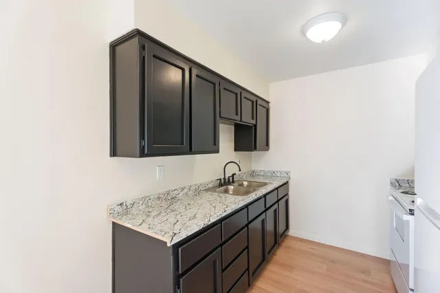 $2,388,000 | 609 Moore Street, Madera, CA 93638