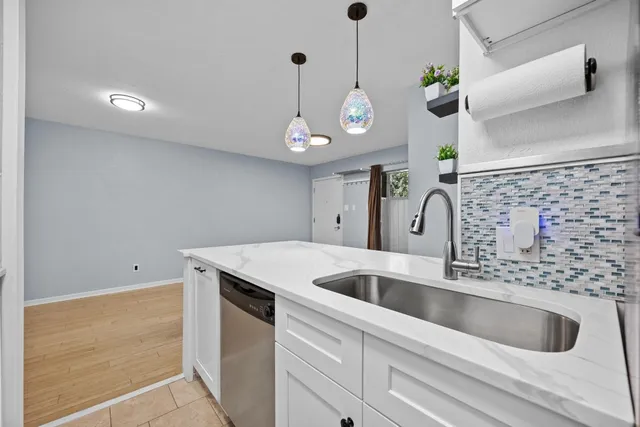 $1,200 | 3204 Menchaca Road, Unit 405, Austin, TX 78704