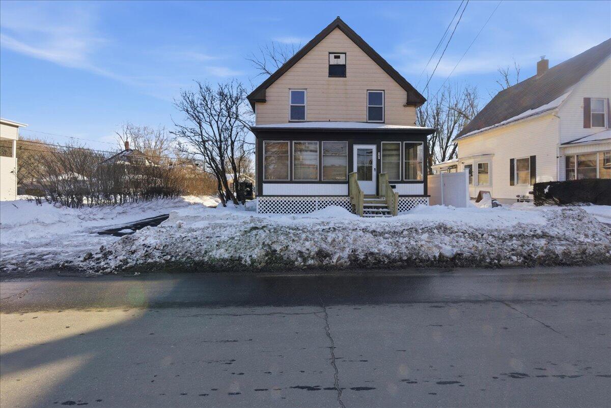 347 Sabattus Street Lewiston, ME 04240 - Photo 3 of 54 347 Sabattus St