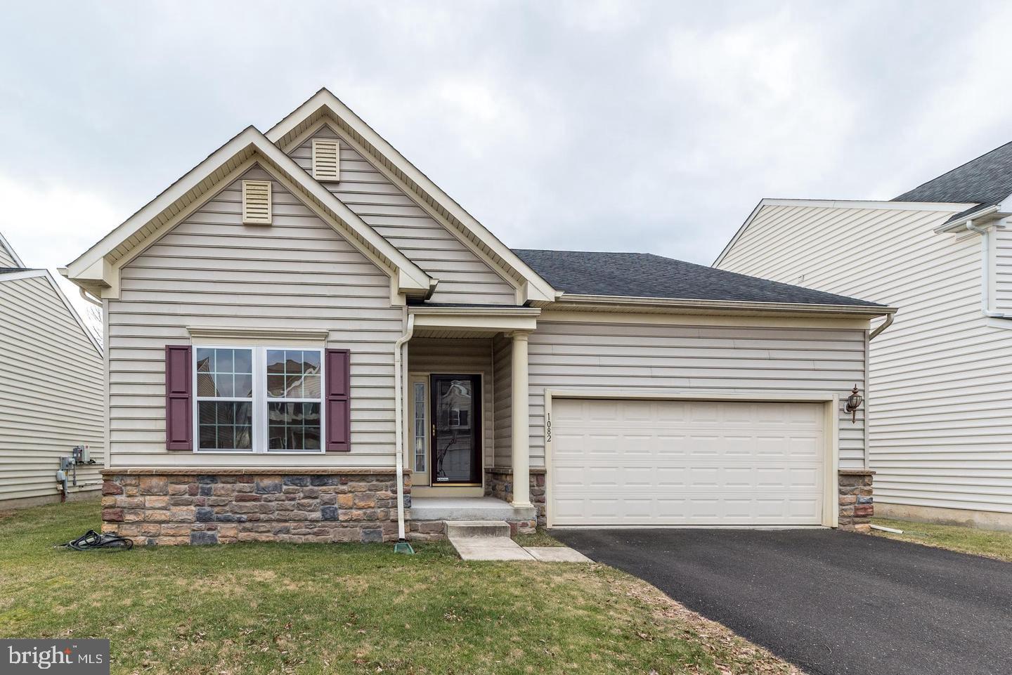 1082 Huntington Road Quakertown, PA 18951 - Photo 1 of 5 Front of home