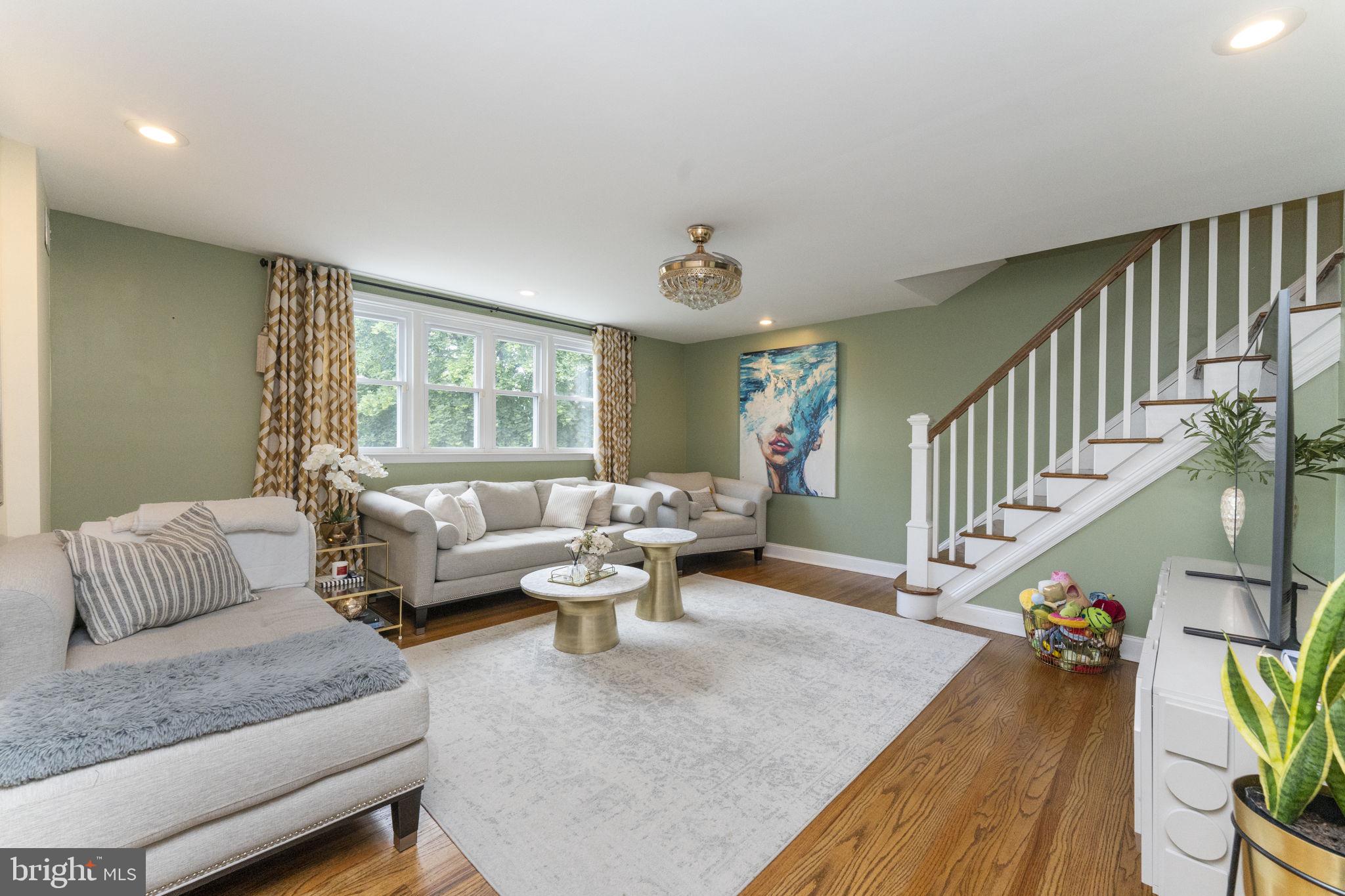 7304 Hill Road Philadelphia, PA 19128 - Photo 3 of 30 Gallery Image 3