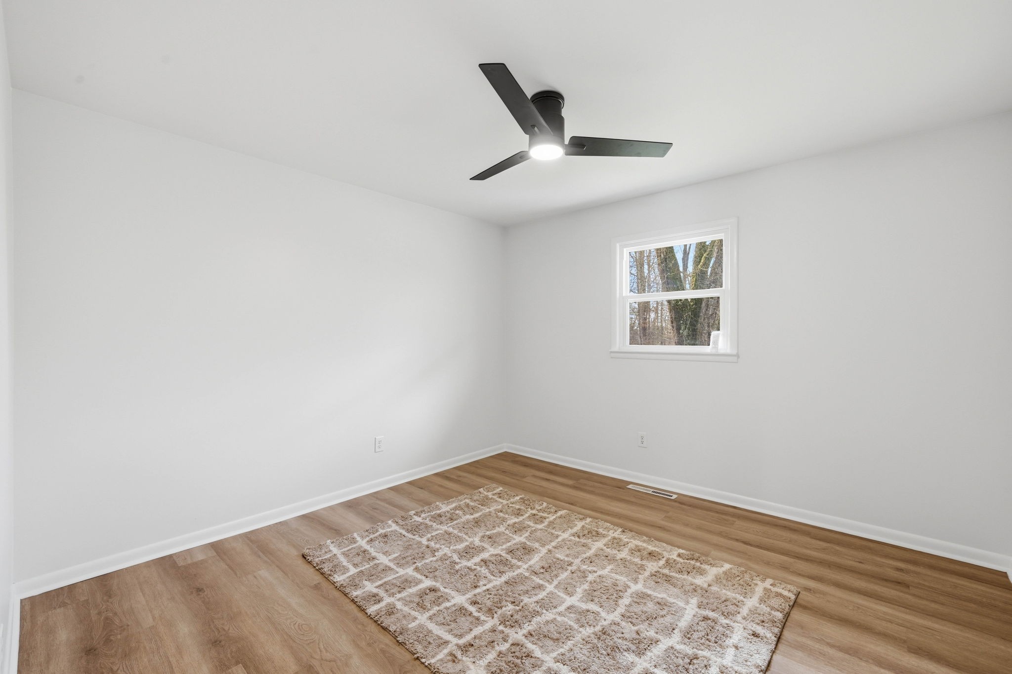 166 Bains Road Hillsboro, TN 37342 - Photo 20 of 37 wooden floor in an empty room