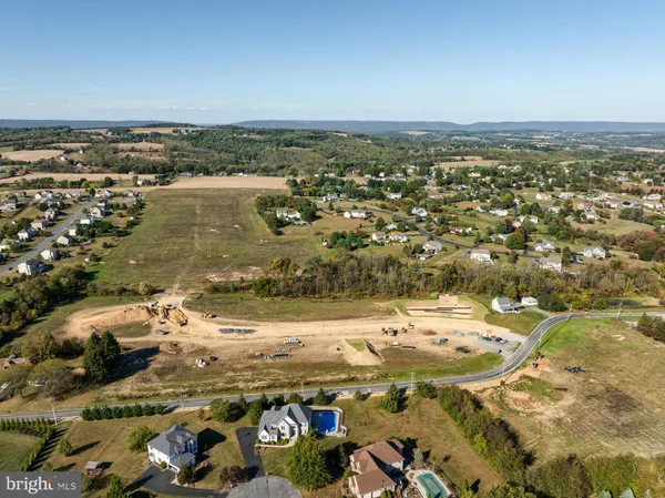 $785,877 | 5600 Majestic View Drive, Unit WOODFORD, Schnecksville, PA 18078