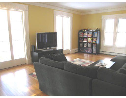 102 Walnut Street Canton, MA 02021 - Photo 4 of 27 Gallery Image 4
