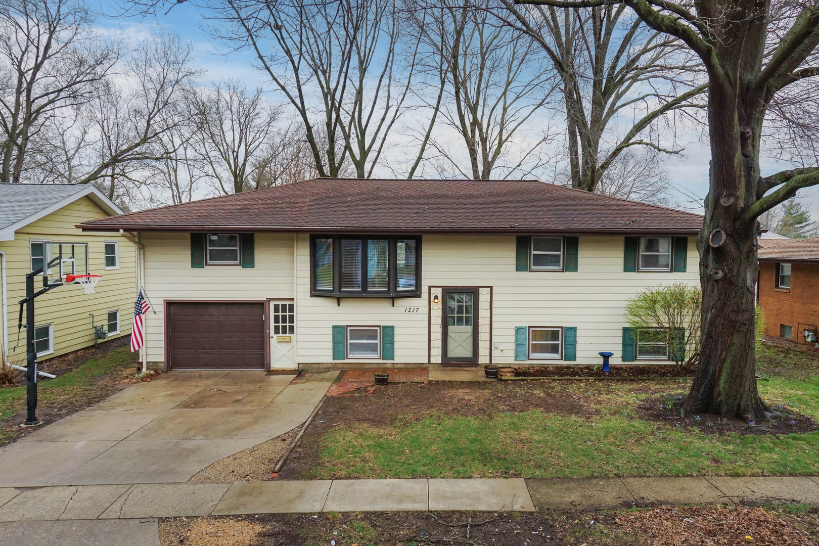 1217 Searle Drive Normal, IL 61761 - Photo 2 of 39