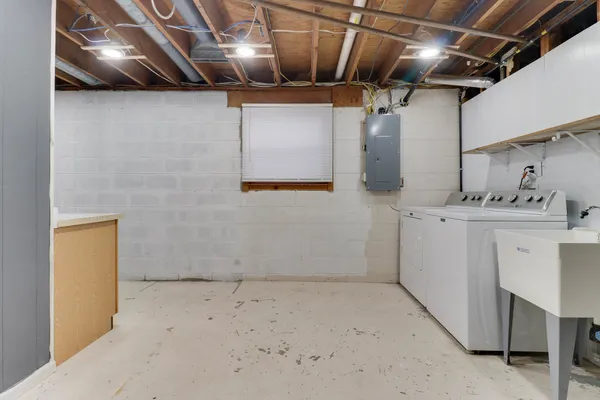 $215,000 | 1217 Searle Drive, Normal, IL 61761