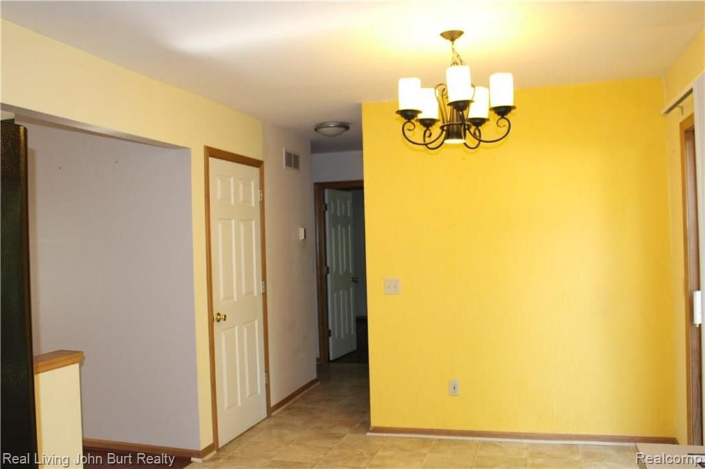 3037 York Road Rochester Hills, MI 48309 - Photo 10 of 16