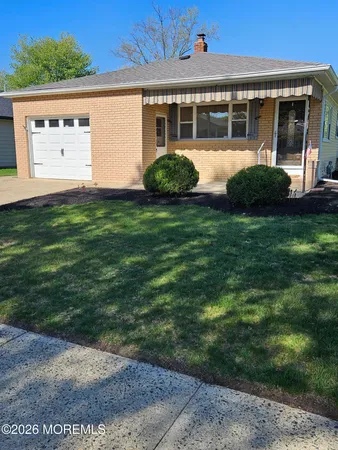 $369,000 | 7 St Eustatius Street, Toms River, NJ 08757