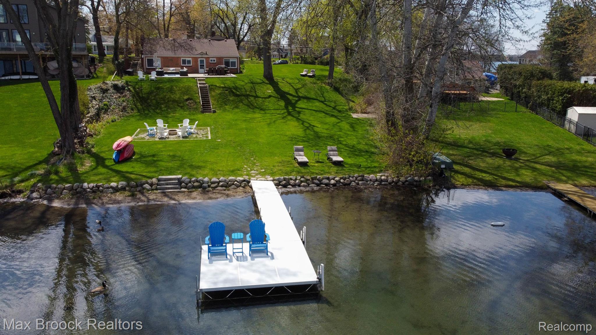 3970 Covert Road Waterford, MI 48328 - Photo 6 of 46 Gallery Image 6